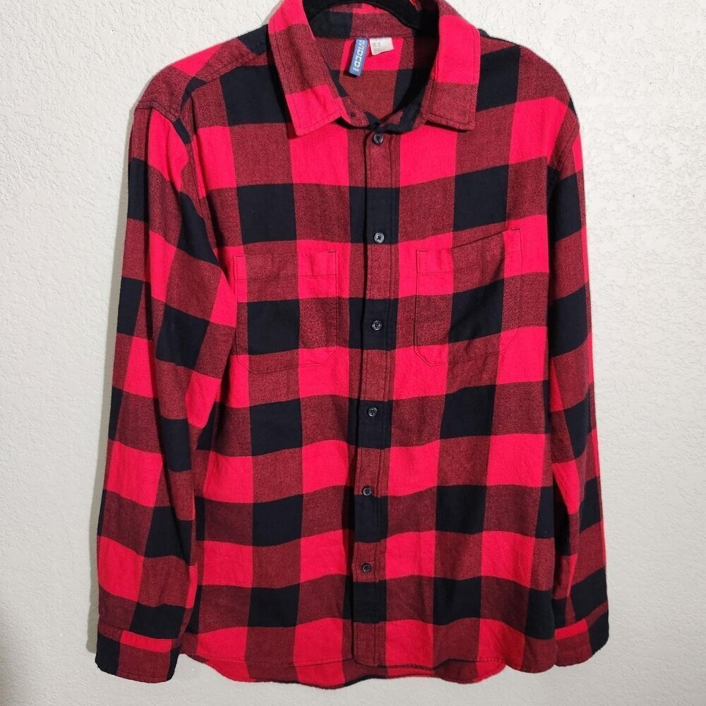 H&M Divided Shirt Mens Medium Red Black Buffalo Plaid Flannel Button Up Casual